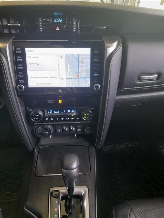 HILUX SW4 2.8 D-4D TURBO DIESEL SRX 7L 4X4 AUTOMÁTICO6