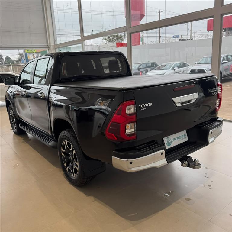 HILUX 2.8 D-4D TURBO DIESEL CD SRX 4X4 AUTOMÁTICO4