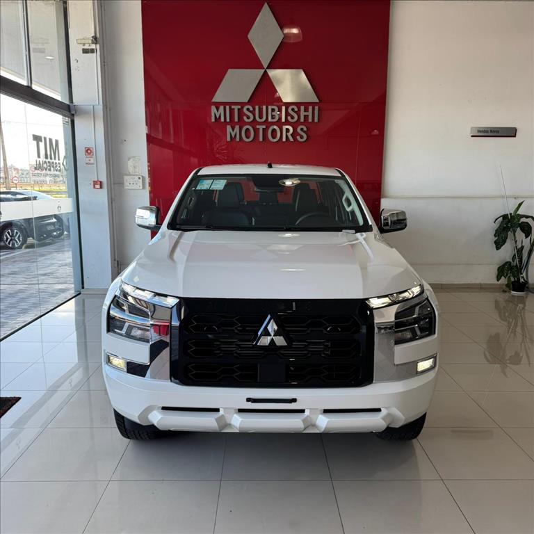 Mitsubishi-TRITON-2.4 BITURBO DIESEL CD HPE 4X4 AUTOMÁTICO