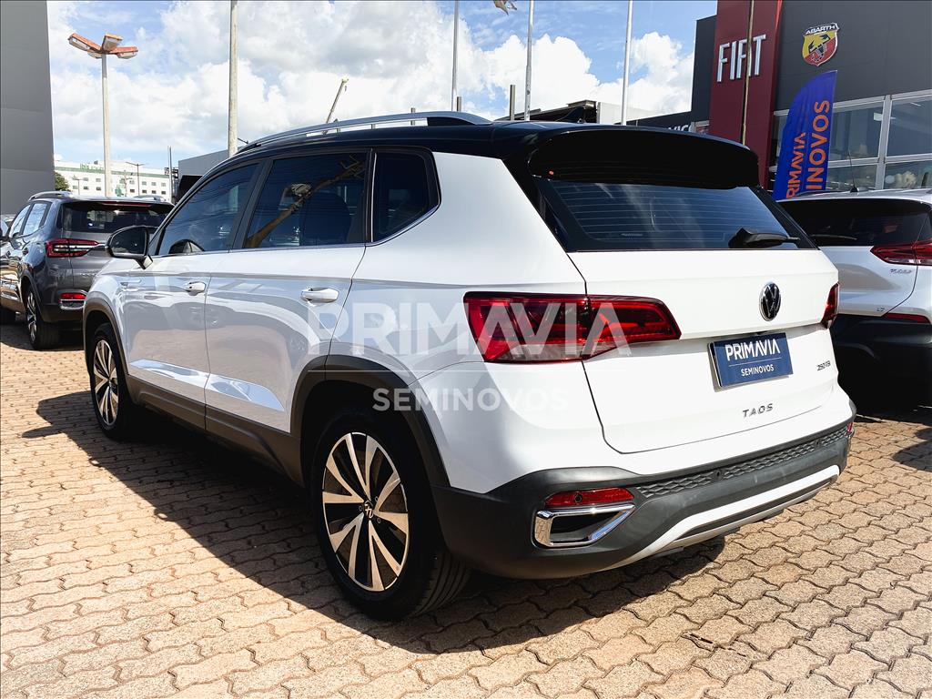 TAOS 1.4 250 TSI TOTAL FLEX COMFORTLINE AUTOMÁTICO5