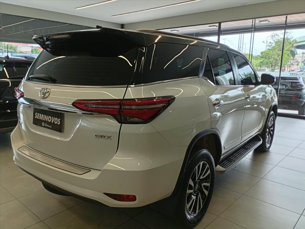 HILUX SW4 2.8 D-4D TURBO DIESEL SRX 4X4 AUTOMÁTICO10