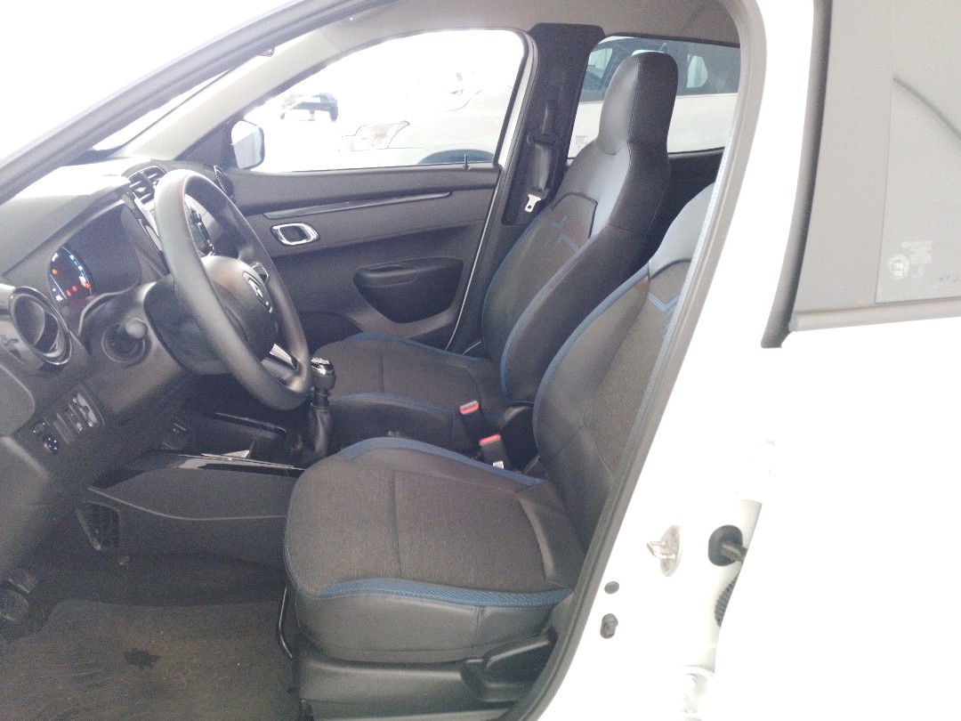 Renault-KWID-1.0 12V SCE FLEX INTENSE MANUAL