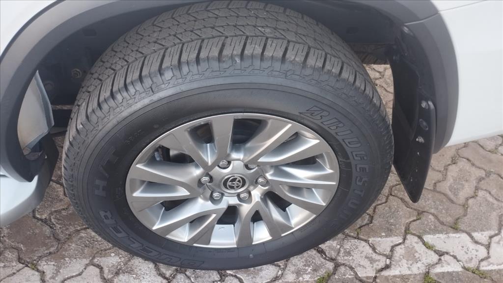 HILUX SW4 2.8 D-4D TURBO DIESEL SRX PLATINUM 7L 4X4 AUTOMÁTICO10