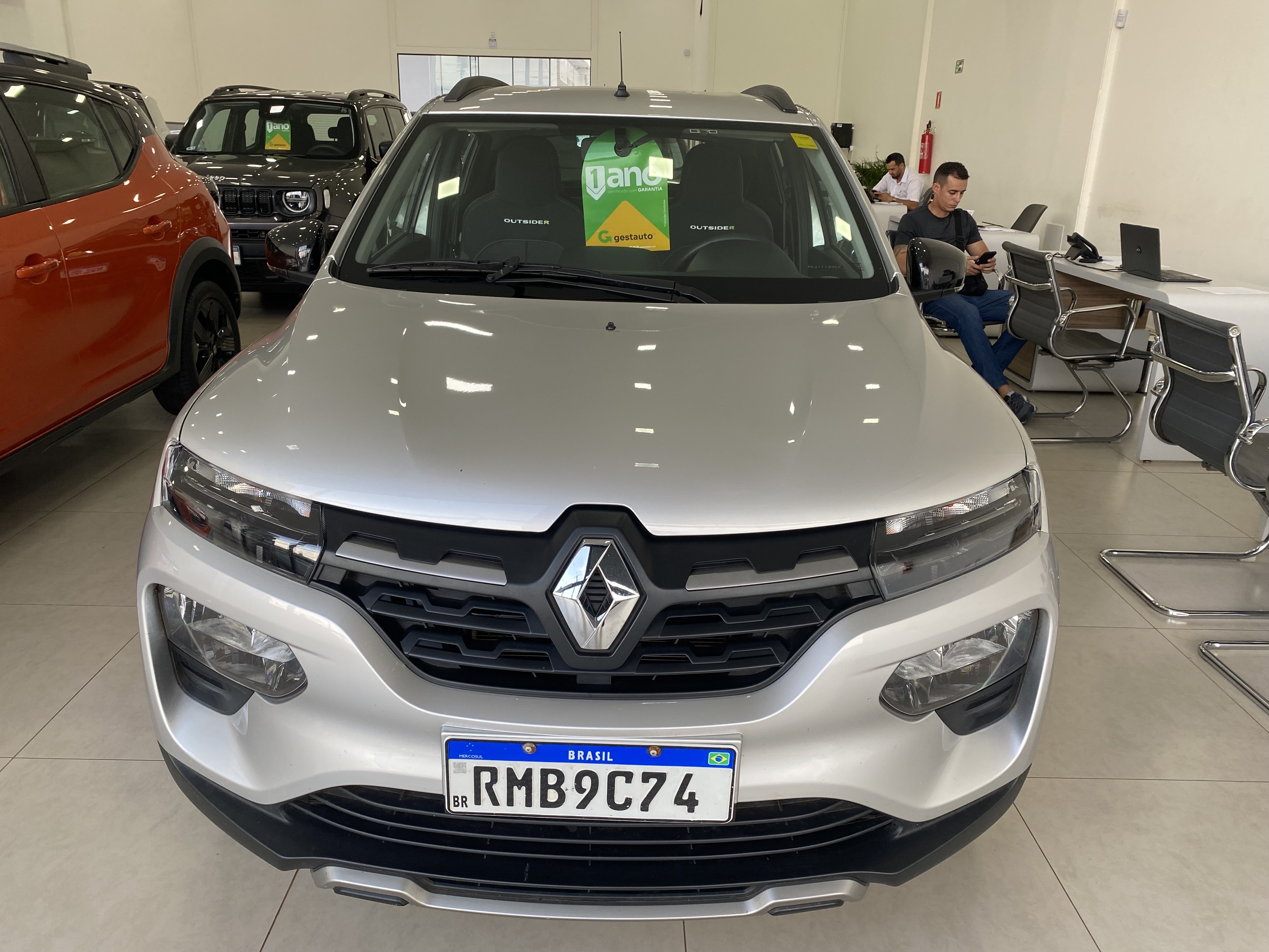 KWID 1.0 12V SCE FLEX OUTSIDER MANUAL