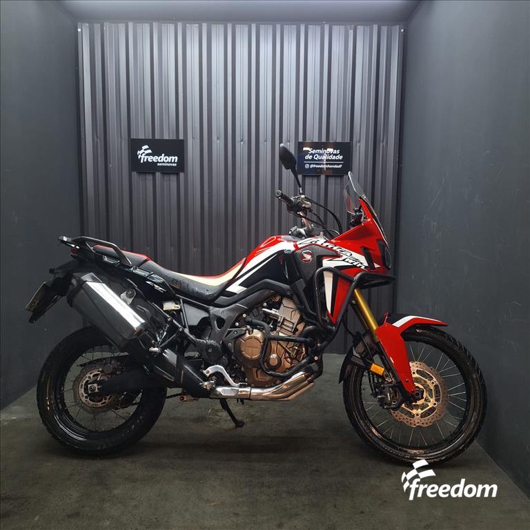 Moto HONDA do modelo CRF 1000L AFRICA TWIN ABS 2018/2018
