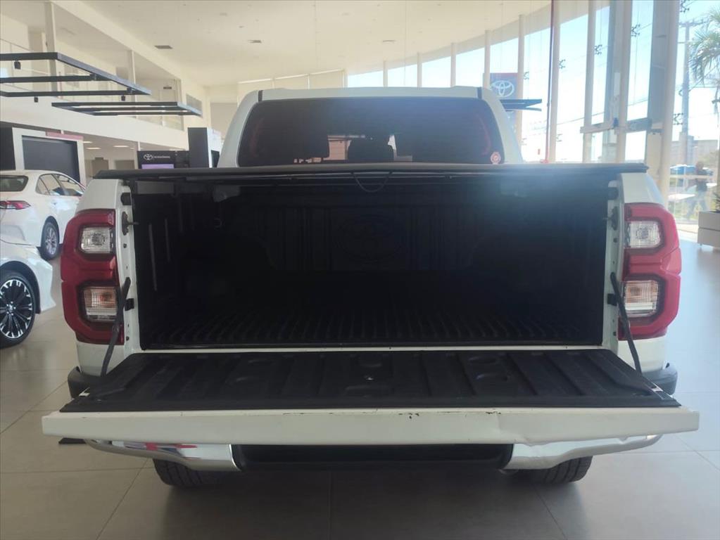 HILUX 2.8 D-4D TURBO DIESEL CD SRX 4X4 AUTOMÁTICO3