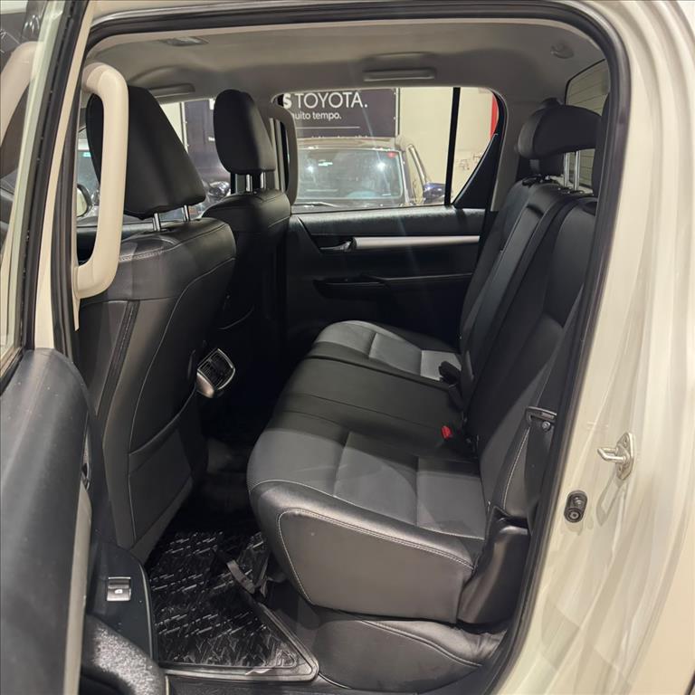 HILUX 2.8 D-4D TURBO DIESEL CD SRX 4X4 AUTOMÁTICO13