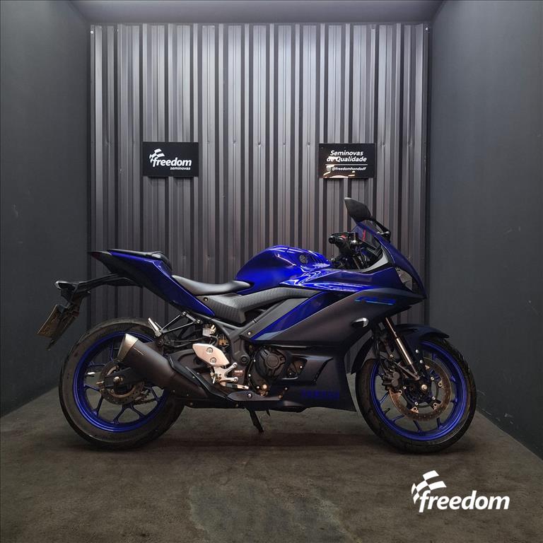 Moto YAMAHA do modelo YZF R3 ABS 2024/2024