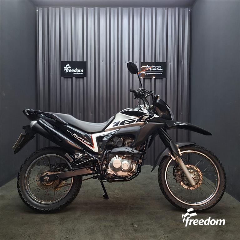 Moto HONDA do modelo NXR 160 BROS ESDD 2020/2021