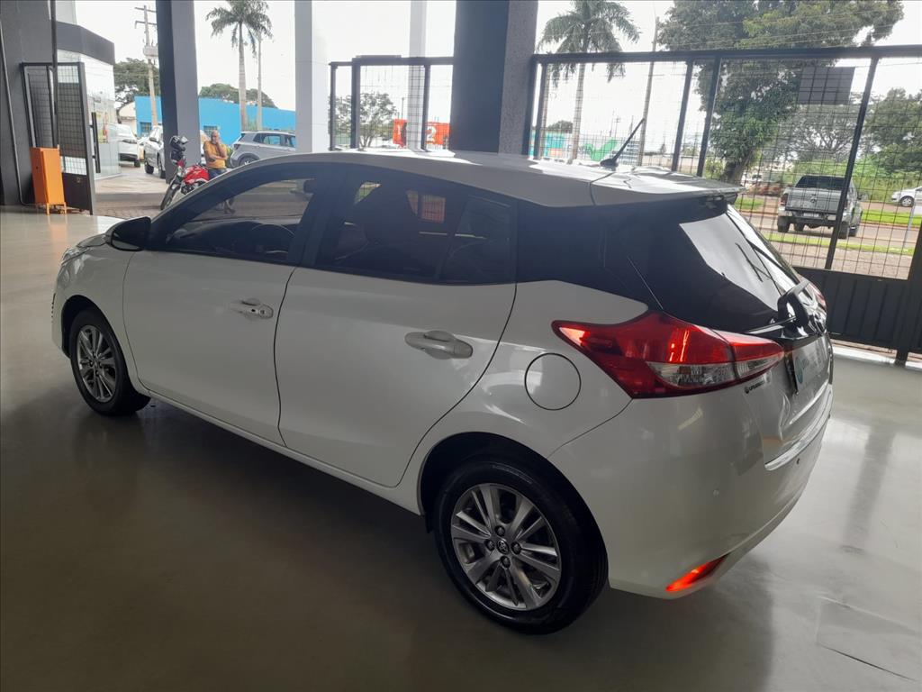 YARIS 1.3 16V FLEX XL PLUS TECH MULTIDRIVE3