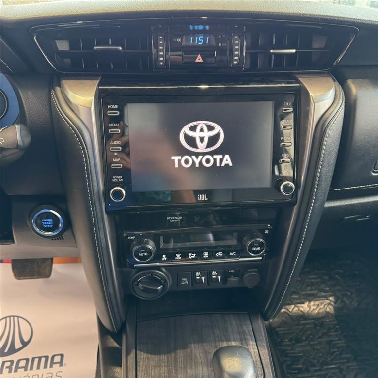 HILUX SW4 2.8 D-4D TURBO DIESEL SRX 4X4 AUTOMÁTICO9