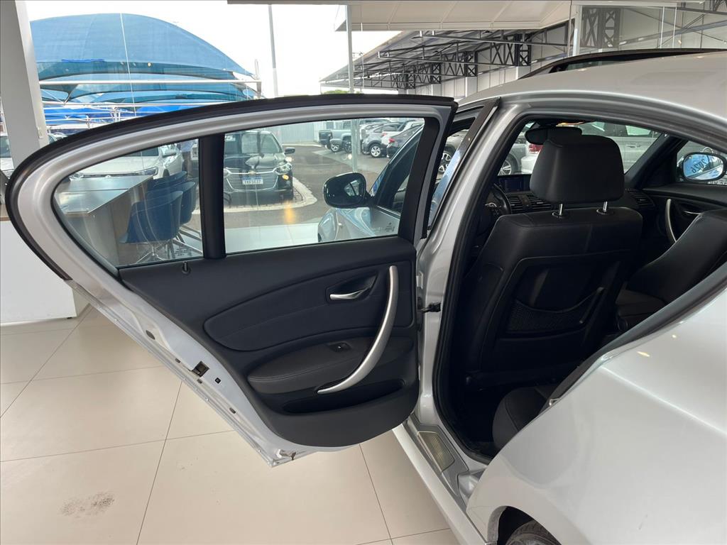 130i 3.0 SPORT HATCH 24V GASOLINA 4P AUTOMÁTICO17