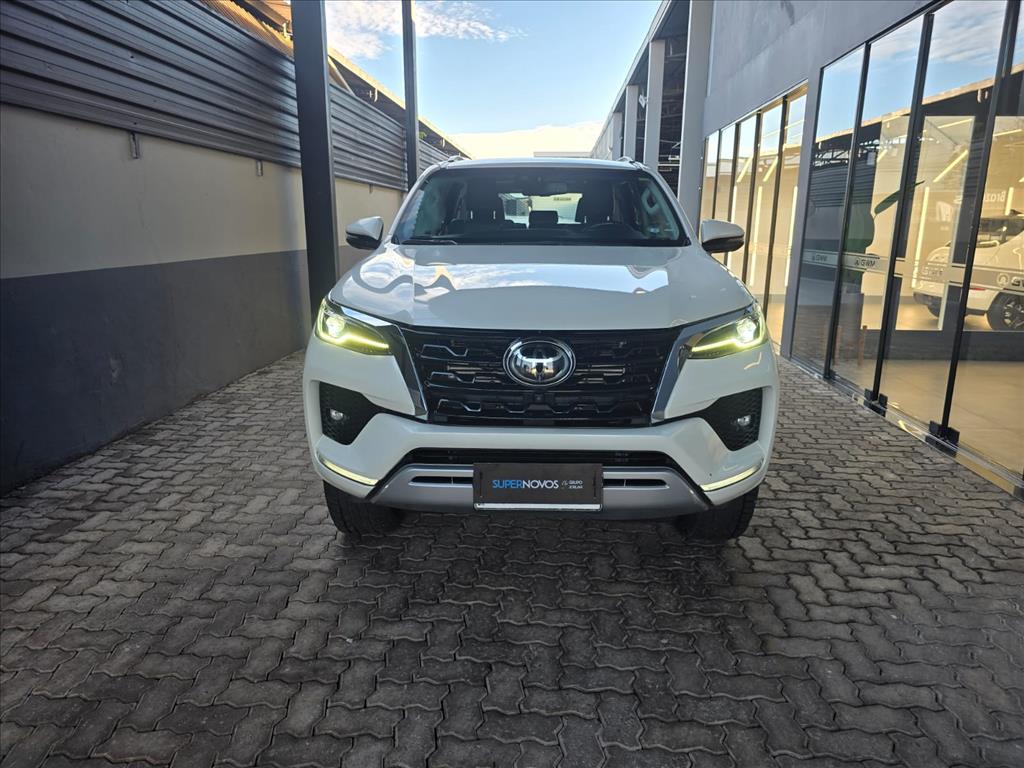 HILUX SW4 2.8 D-4D TURBO DIESEL SRX 4X4 AUTOMÁTICO1