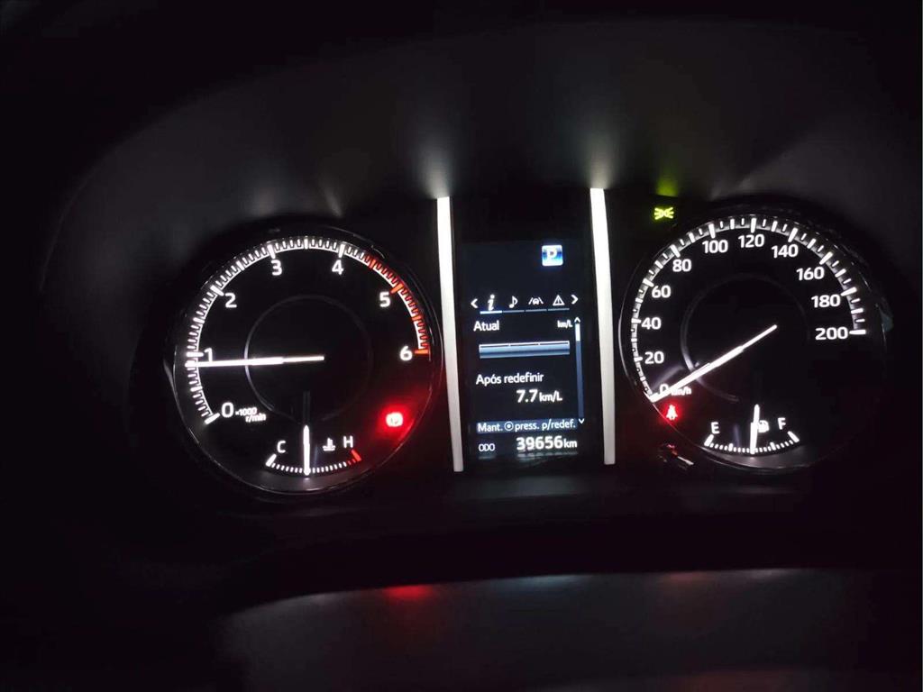 HILUX SW4 2.8 D-4D TURBO DIESEL DIAMOND 7L 4X4 AUTOMÁTICO9