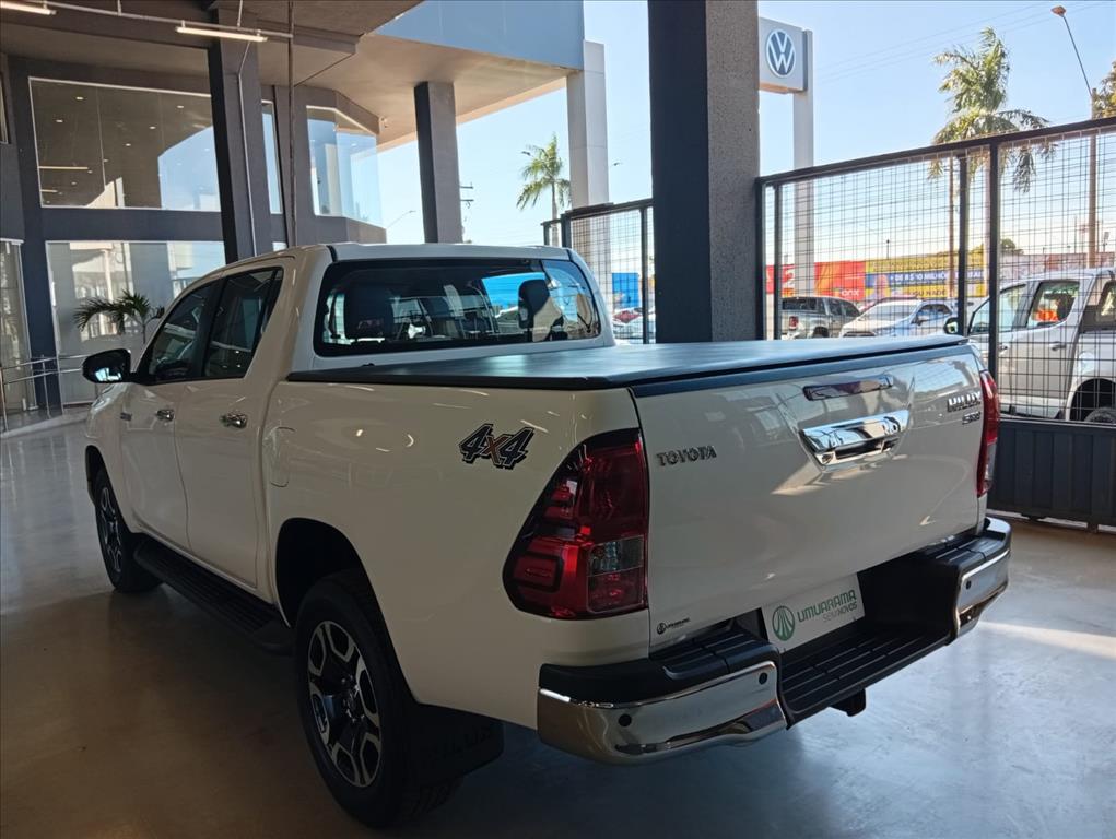 HILUX 2.8 D-4D TURBO DIESEL CD SRV 4X4 AUTOMÁTICO4