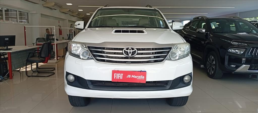 HILUX SW4 3.0 SRV 4X4 7 LUGARES 16V TURBO INTERCOOLER DIESEL 4P AUTOMÁTICO5
