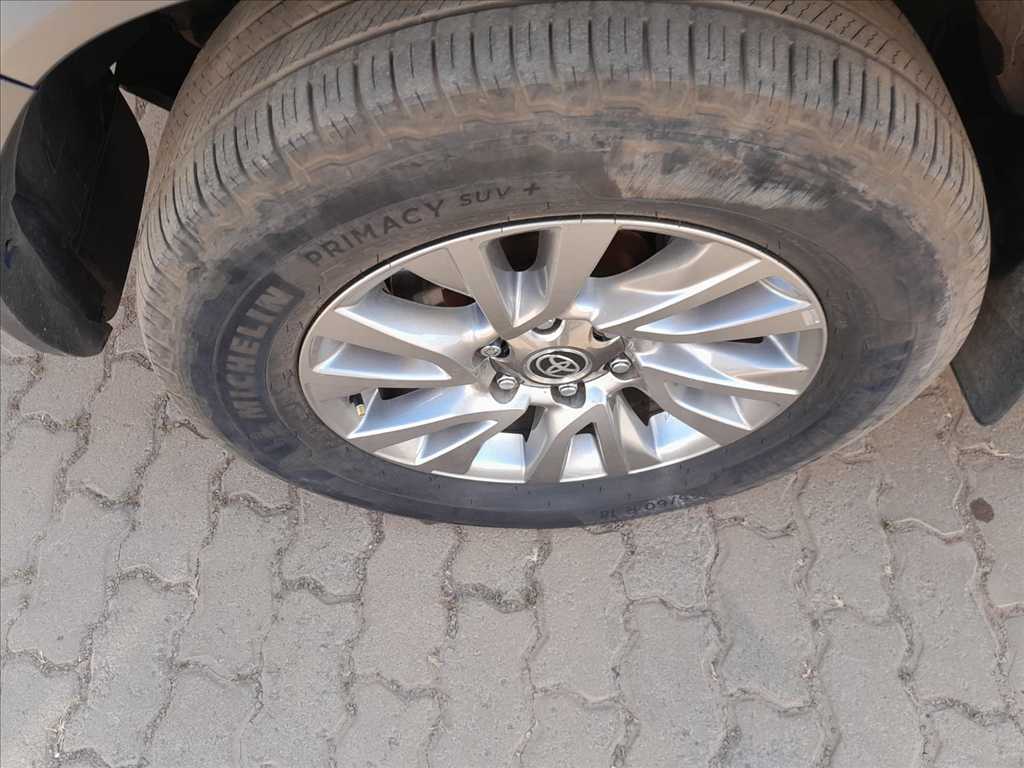 HILUX SW4 2.8 D-4D TURBO DIESEL SRX 7L 4X4 AUTOMÁTICO14