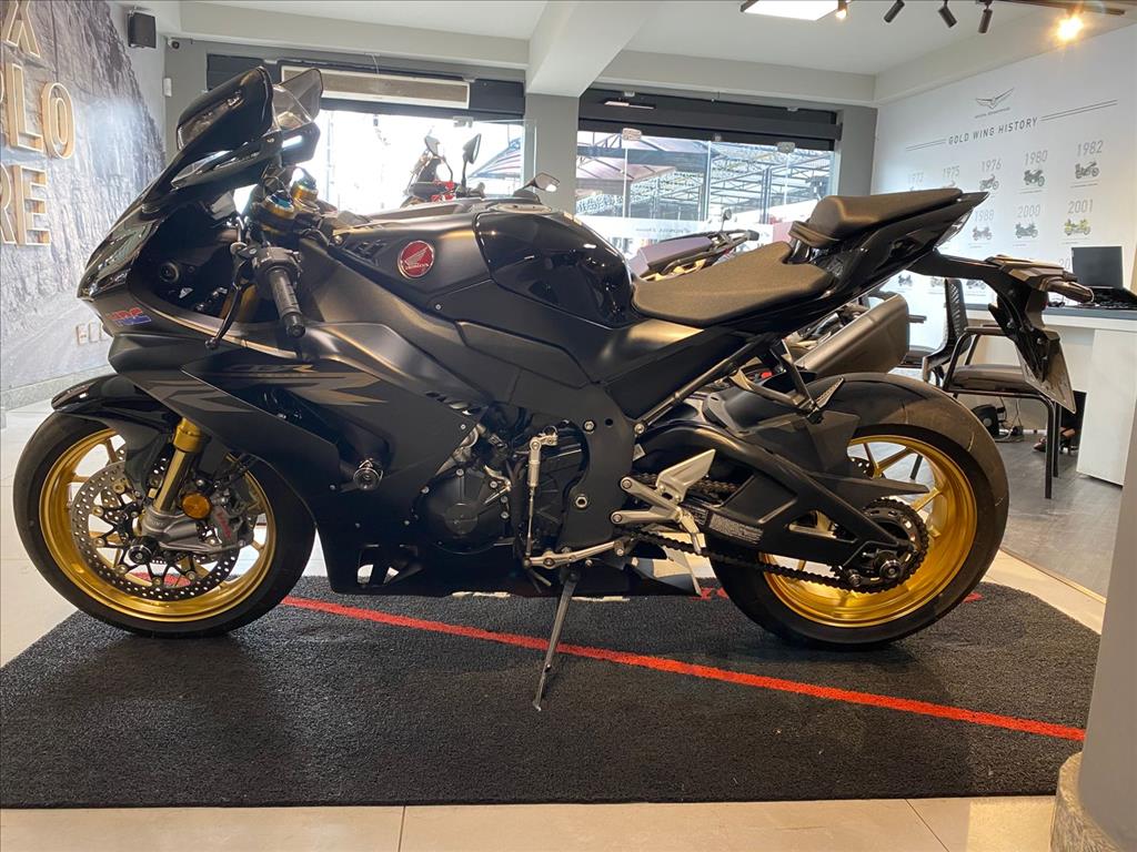 HONDA CBR foto 4
