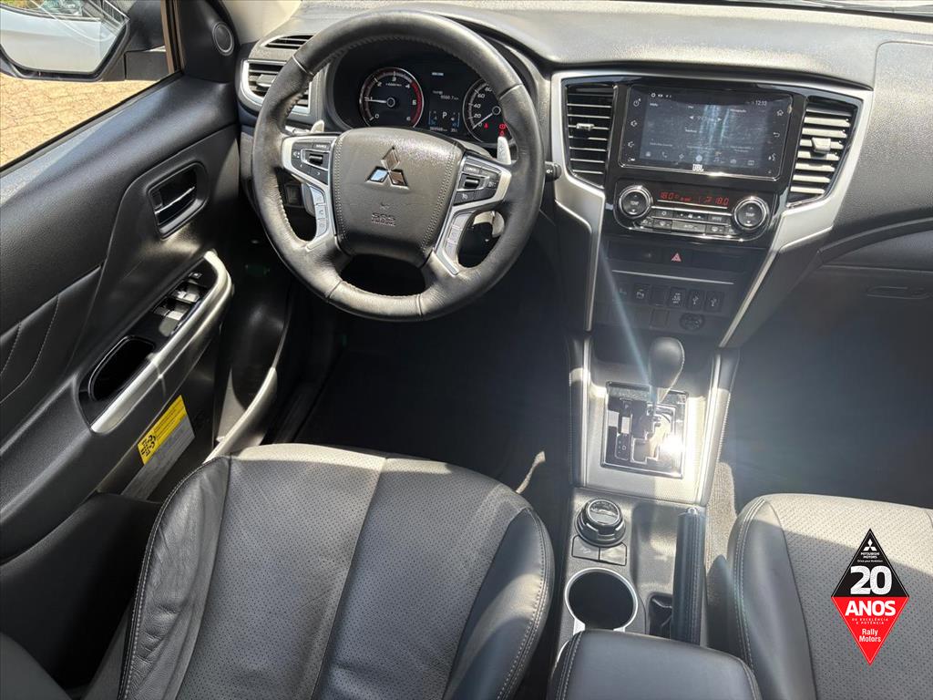 Mitsubishi-L200 TRITON-2.4 16V TURBO DIESEL SPORT HPE-S CD 4P 4X4 AUTOMÁTICO