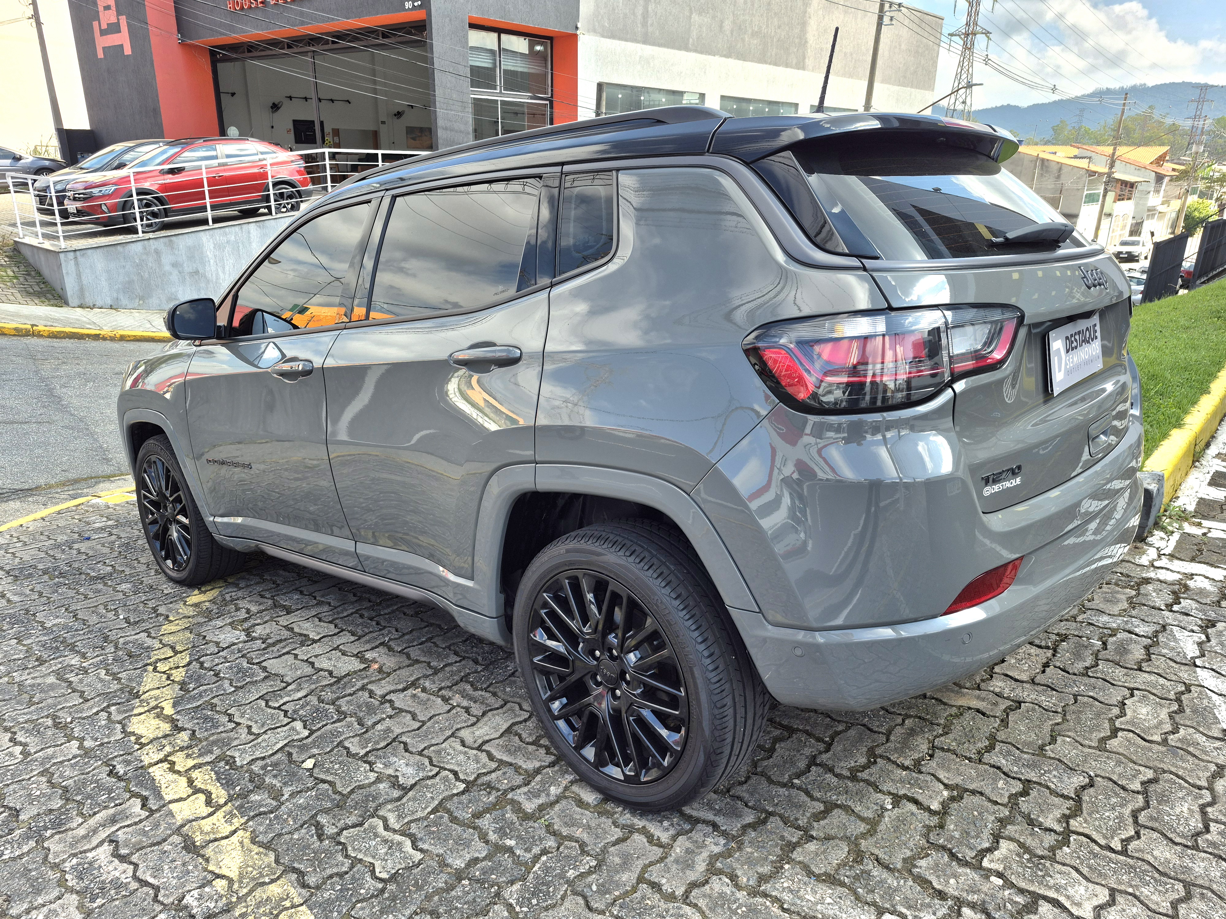 Foto ilustrativa do carro