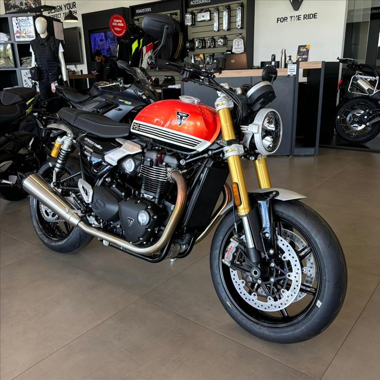 TRIUMPH-SPEED-TWIN RS