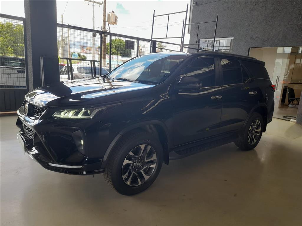 HILUX 2.8 D-4D TURBO DIESEL CD SRX 4X4 AUTOMÁTICO