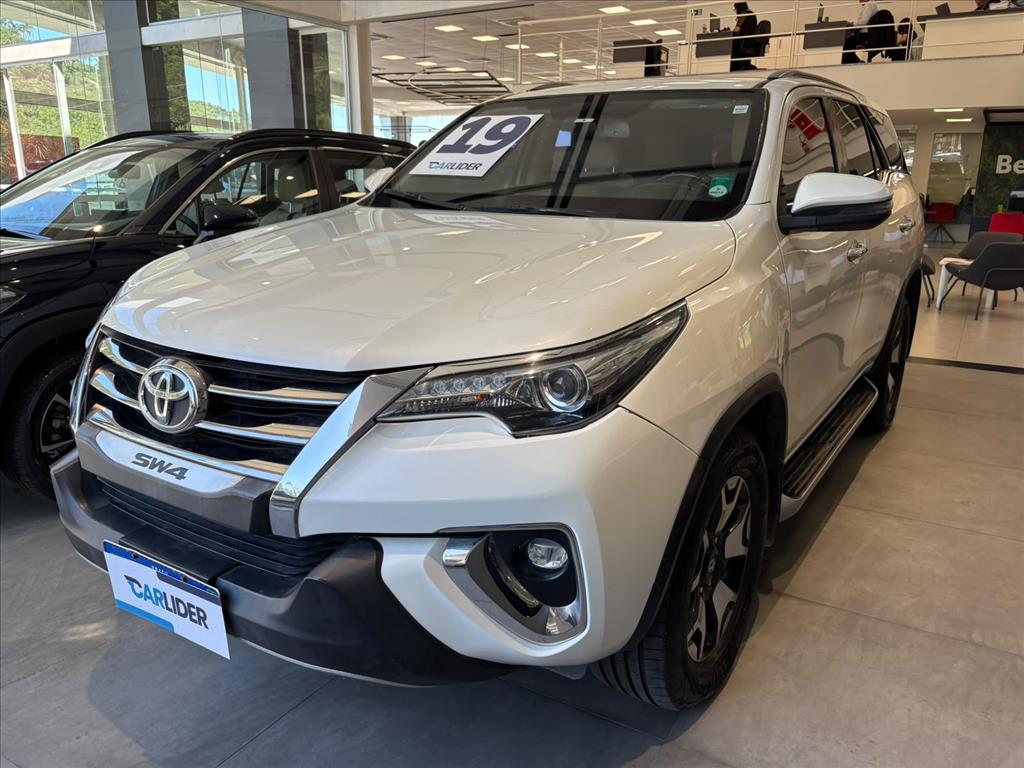 HILUX SW4 2.8 SRX DIAMOND 4X4 7 LUGARES 16V TURBO INTERCOOLER DIESEL 4P AUTOMÁTICO1