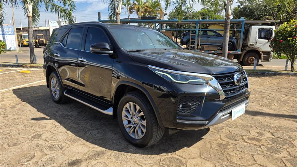 HILUX SW4 2.8 D-4D TURBO DIESEL SRX 7L 4X4 AUTOMÁTICO13