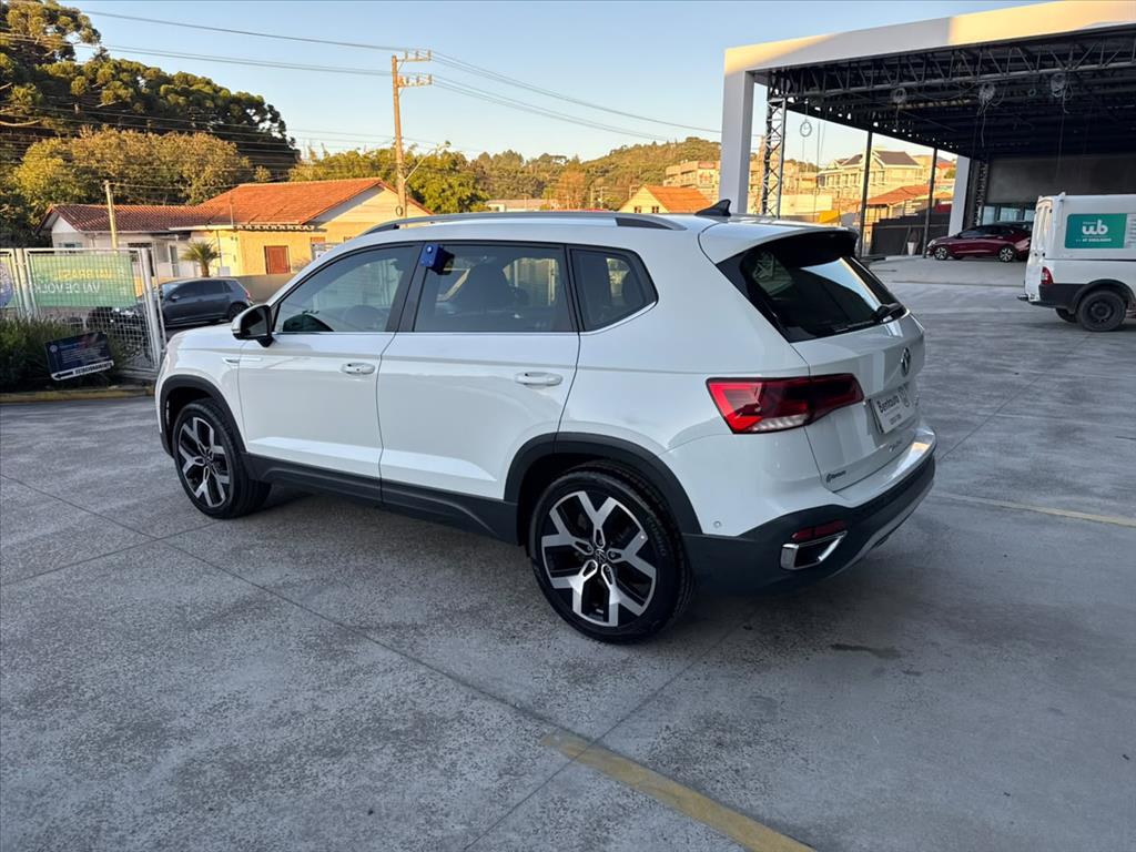 TAOS 1.4 250 TSI TOTAL FLEX HIGHLINE AUTOMÁTICO9