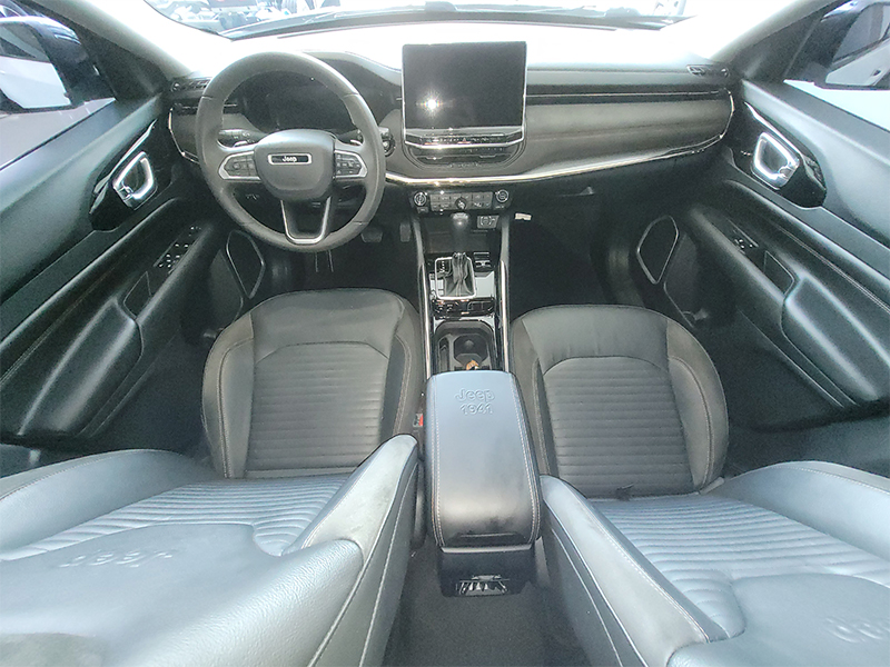 COMMANDER 1.3 T270 TURBO FLEX LIMITED AT66