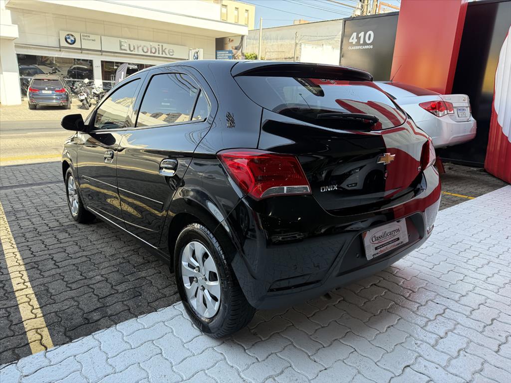 Chevrolet Onix - 1.0 MPFI LT 8V FLEX 4P MANUAL
