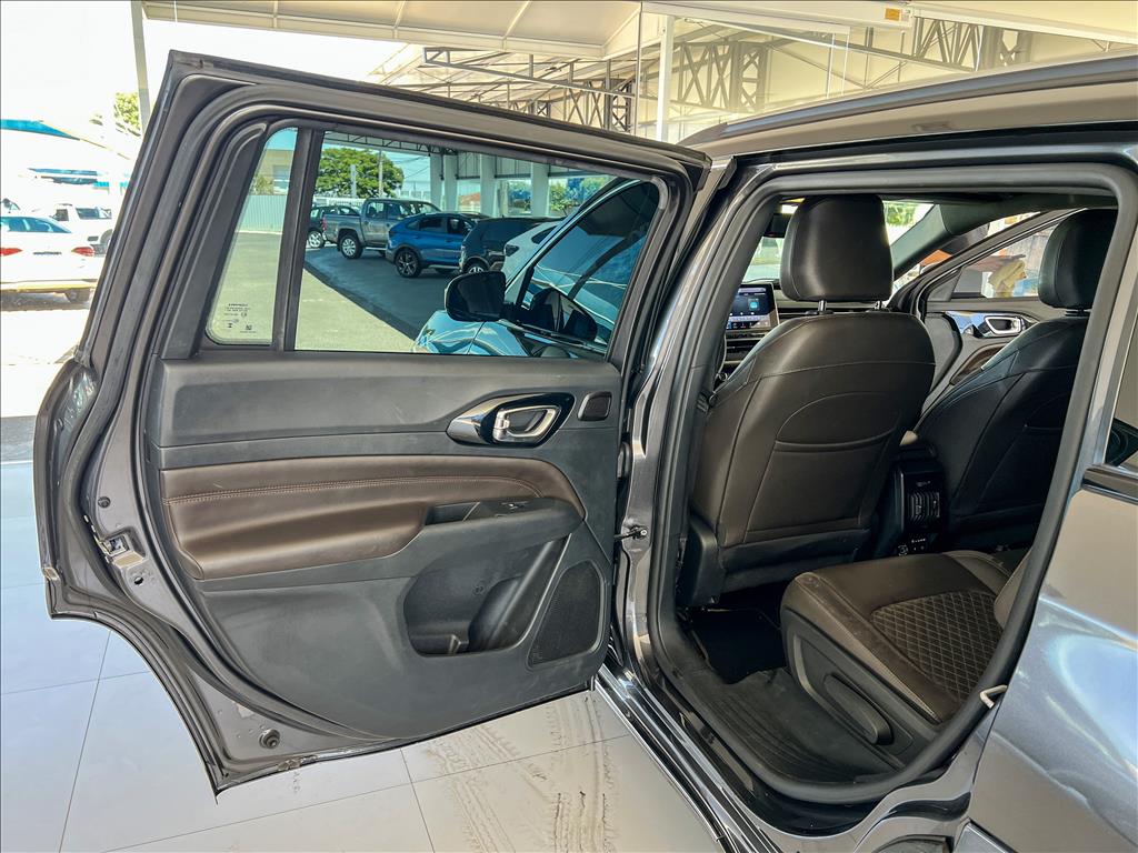 COMMANDER 1.3 T270 TURBO FLEX OVERLAND AT6