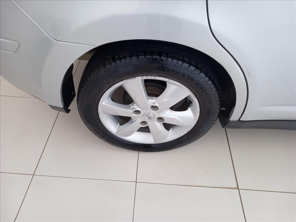 TIIDA 1.8 SL 16V FLEX 4P AUTOMÁTICO11