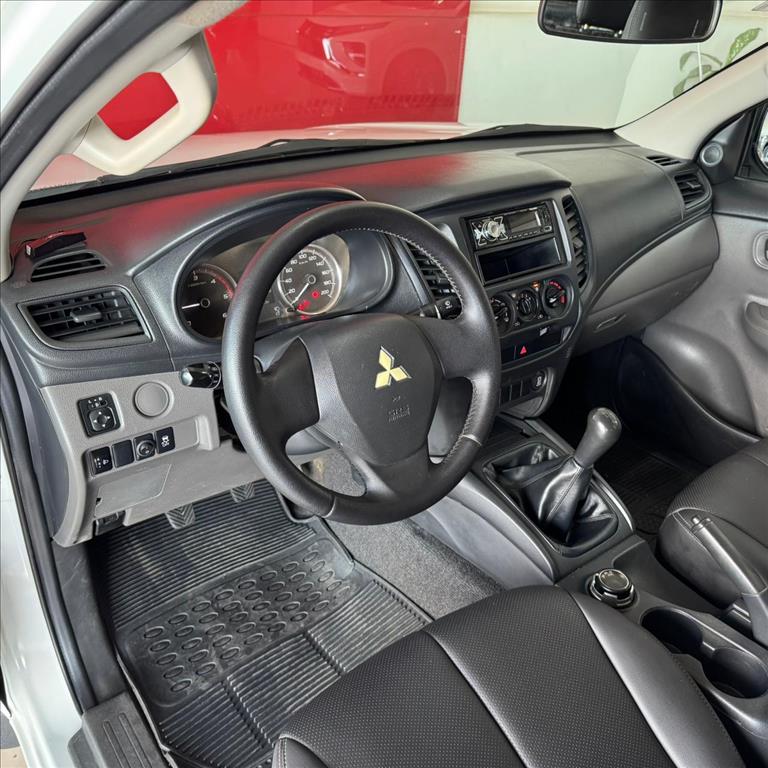 Mitsubishi-L200 TRITON-2.4 16V TURBO DIESEL GL CD 4X4 MANUAL