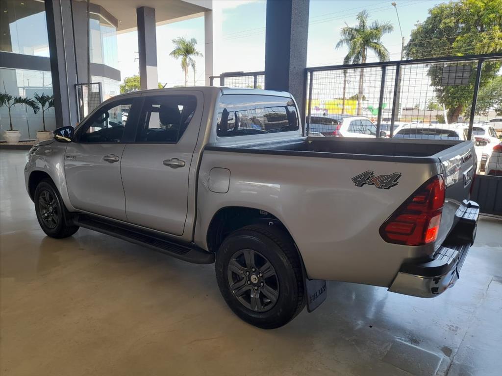 HILUX 2.8 D-4D TURBO DIESEL CD SR 4X4 AUTOMÁTICO5
