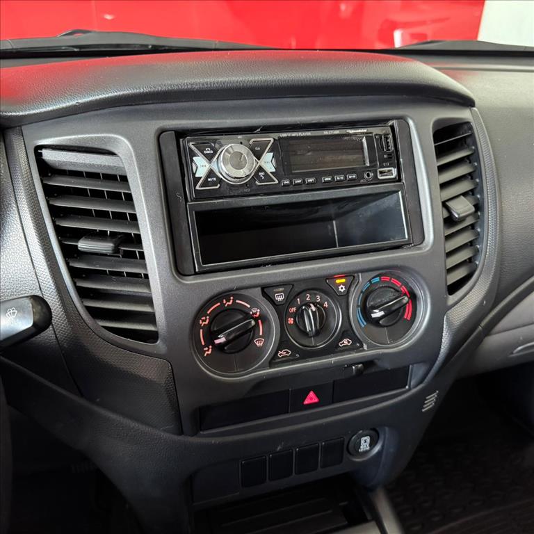 Mitsubishi-L200 TRITON-2.4 16V TURBO DIESEL GL CD 4X4 MANUAL