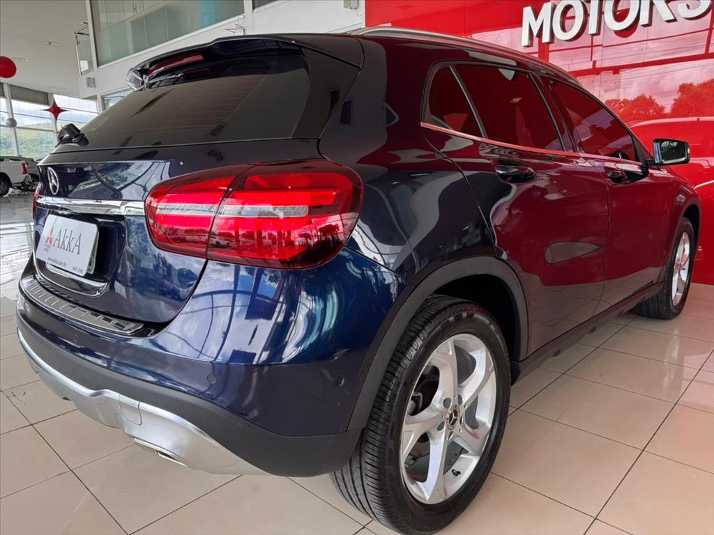 Mercedes-Benz-GLA 200-1.6 CGI FLEX ADVANCE 7G-DCT