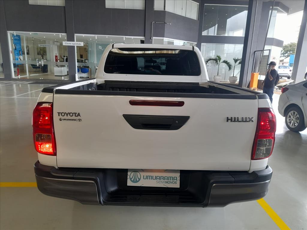 HILUX 2.8 D-4D TURBO DIESEL CD POWER PACK 4X4 MANUAL4