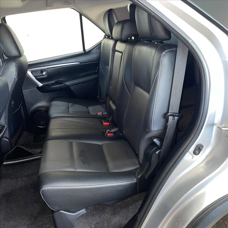 HILUX 2.8 D-4D TURBO DIESEL CD SRV 4X4 AUTOMÁTICO13