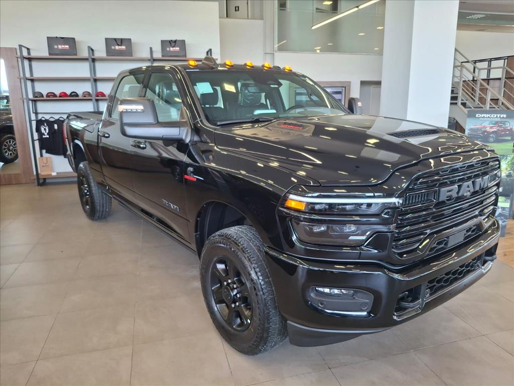 3500 6.7 I6 TURBO DIESEL LARAMIE NIGHT EDITION CD 4X4  AUTOMÁTICO2