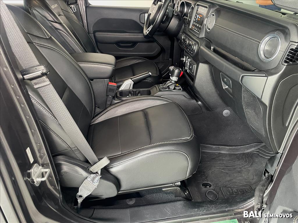 WRANGLER 2.0 TURBO GASOLINA UNLIMITED OVERLAND 4P 4X4 AT812