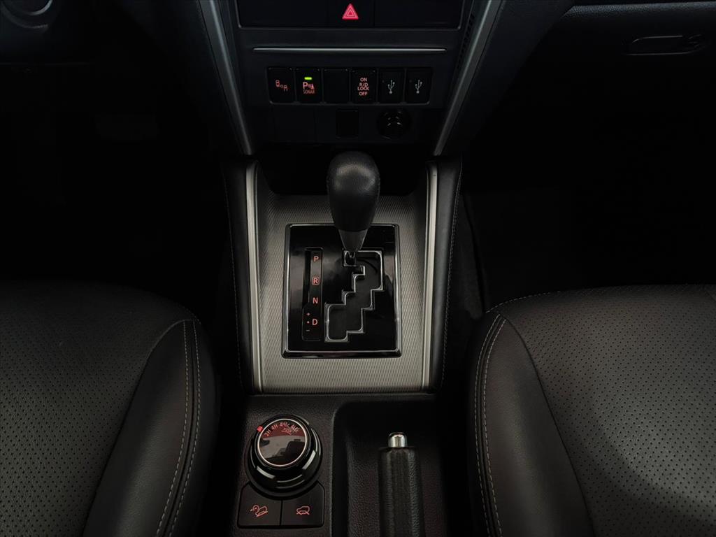 Mitsubishi-L200 TRITON-2.4 16V TURBO DIESEL SPORT HPE-S CD 4P 4X4 AUTOMÁTICO