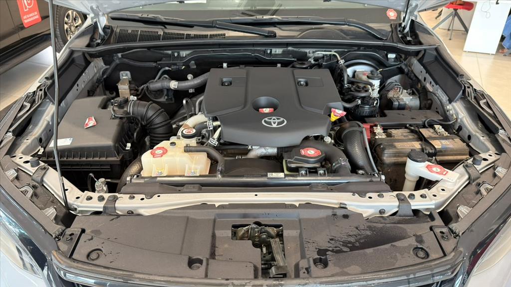 HILUX SW4 2.8 D-4D TURBO DIESEL SRX PLATINUM 7L 4X4 AUTOMÁTICO17
