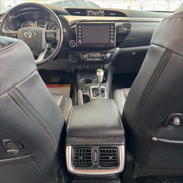 HILUX 2.8 D-4D TURBO DIESEL CD SRV 4X4 AUTOMÁTICO12