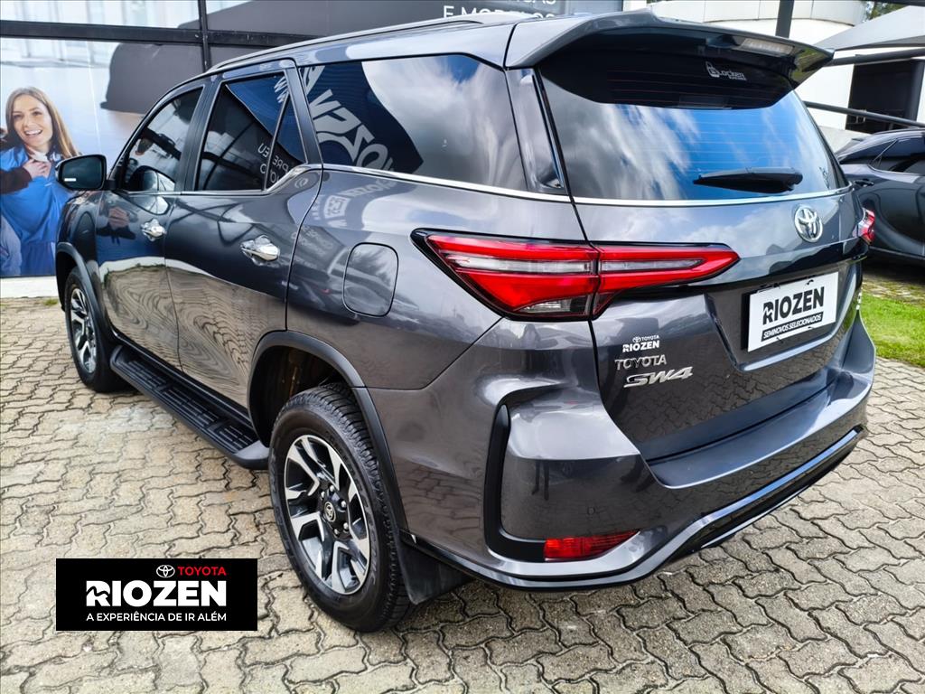 HILUX SW4 2.8 D-4D TURBO DIESEL SRX PLATINUM 7L 4X4 AUTOMÁTICO3