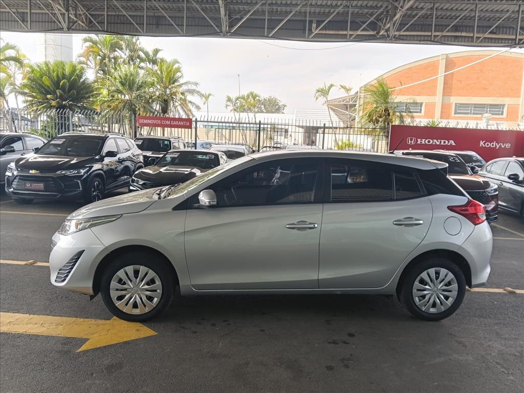 YARIS 1.3 16V FLEX XL LIVE MULTIDRIVE4