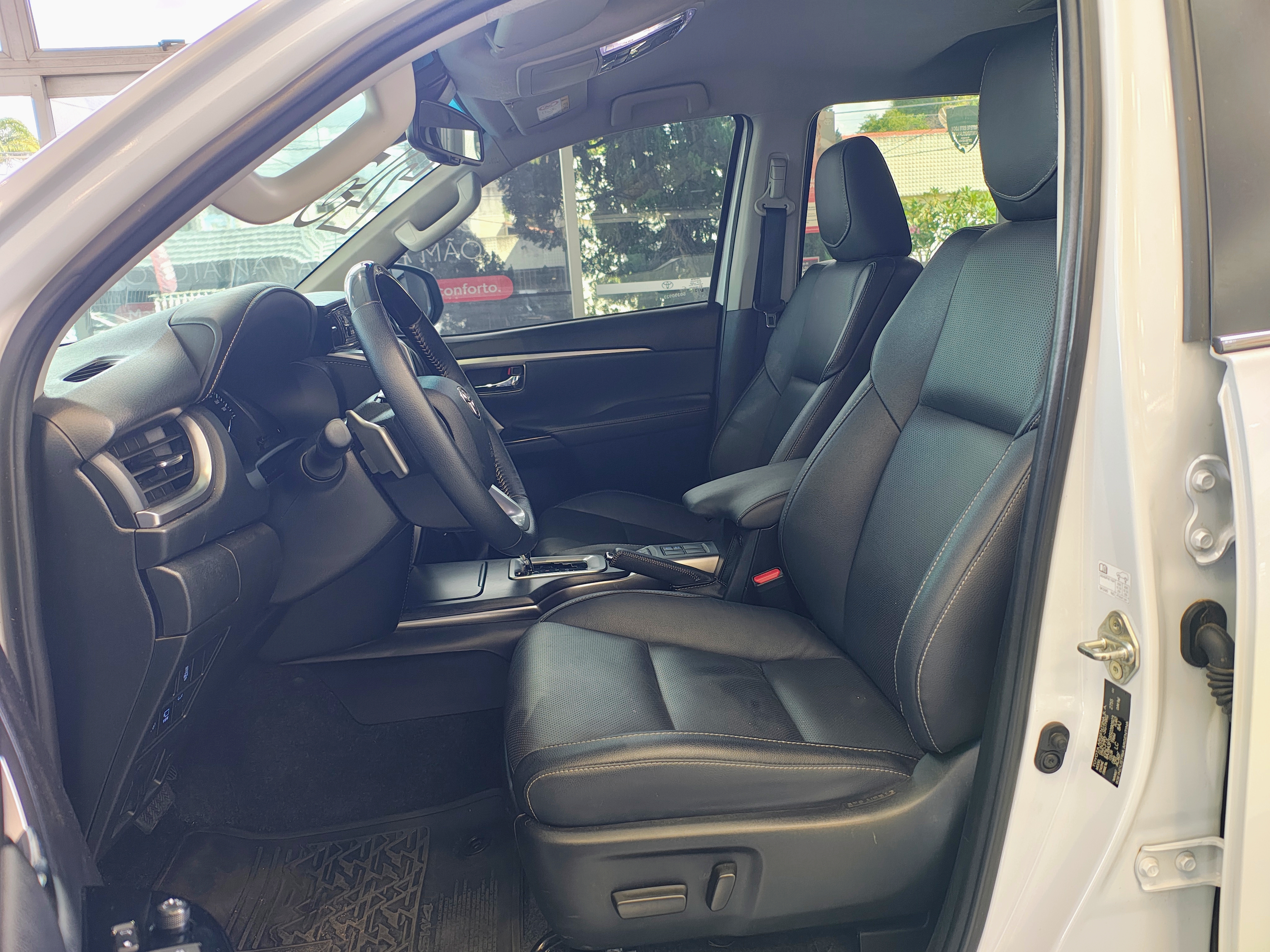 HILUX SW4 2.8 D-4D TURBO DIESEL SRX PLATINUM 4X4 AUTOMÁTICO10