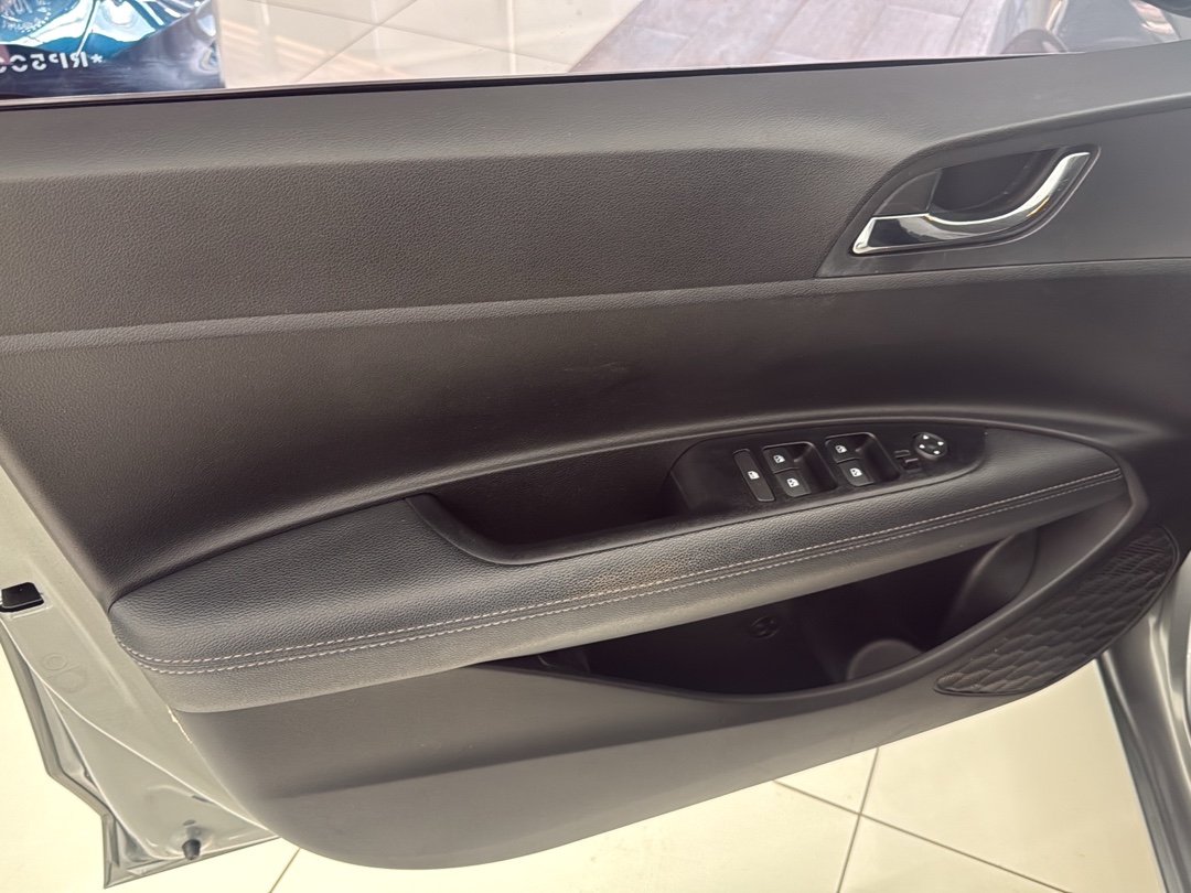 HB20 1.0 12V FLEX LIMITED MANUAL8