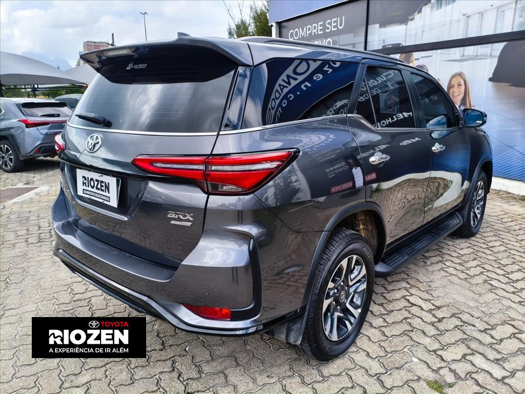 HILUX SW4 2.8 D-4D TURBO DIESEL SRX PLATINUM 7L 4X4 AUTOMÁTICO2