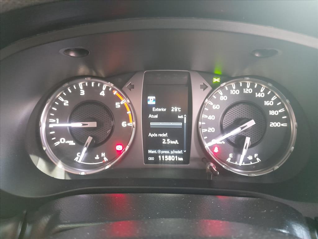 HILUX 2.8 D-4D TURBO DIESEL CD SRX 4X4 AUTOMÁTICO10